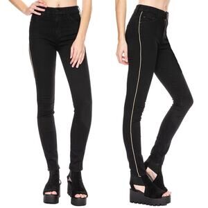 Mother High Waisted Looker Jeans in Not Guilty One Size 28